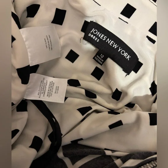 Jones New York Black and White Patterned Wrap Dress 3/4 sleeves belted Size 12 - Picture 2 of 6